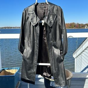 Lightweight Tahari leather trench coat size small